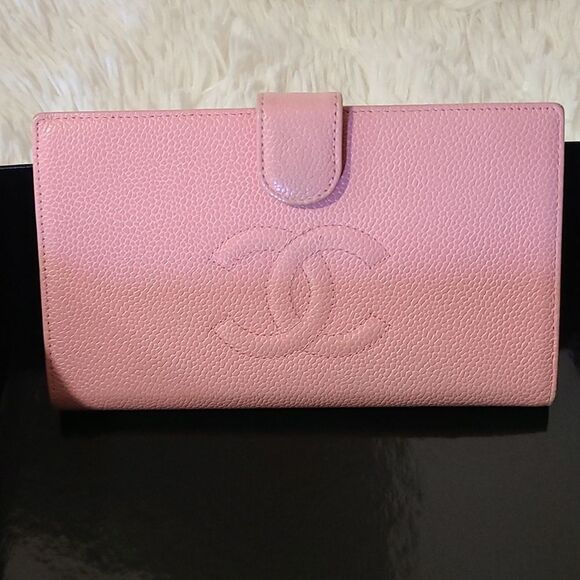 💯 Authentic Chanel Caviar Wallet 🍀 - Picture 12 of 15